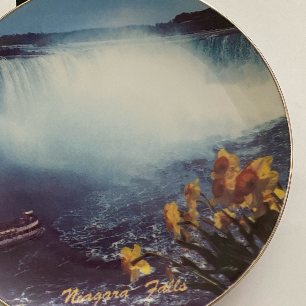 Niagara Falls Canada Decorative Plate 8 inches - Picture 15 of 16
